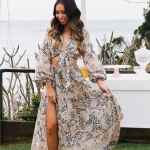 NWT Spell Oasis Tie Top Sz Small 🌺